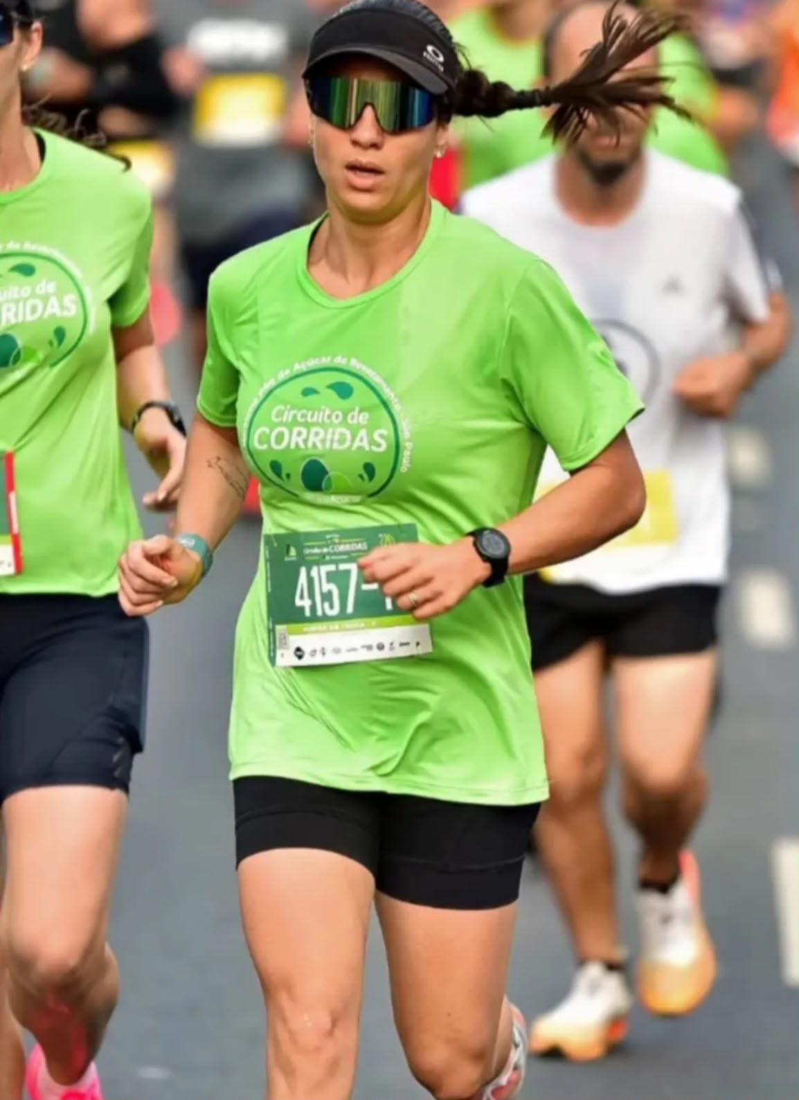Marcela correndo no Circuito de Corridas